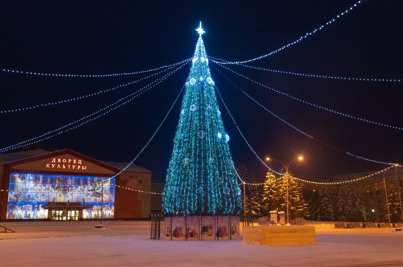 Новая ёлка и снежные городки. Междуреченск готовится к встрече Нового года  | 05.12.2019 | Междуреченск - БезФормата