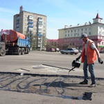 В Междуреченске стартовал ямочный ремонт дорог