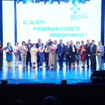 Илья Середюк вручил медицинским работникам КуZбасса государственные и областные награды