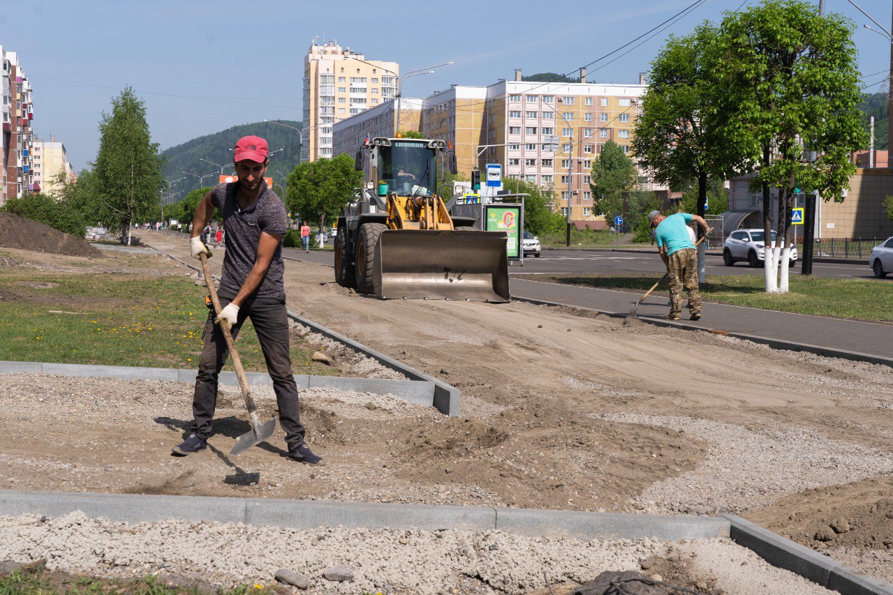 В Междуреченске стартовала активная фаза ремонта дорог | 27.05.2022 |  Междуреченский - БезФормата