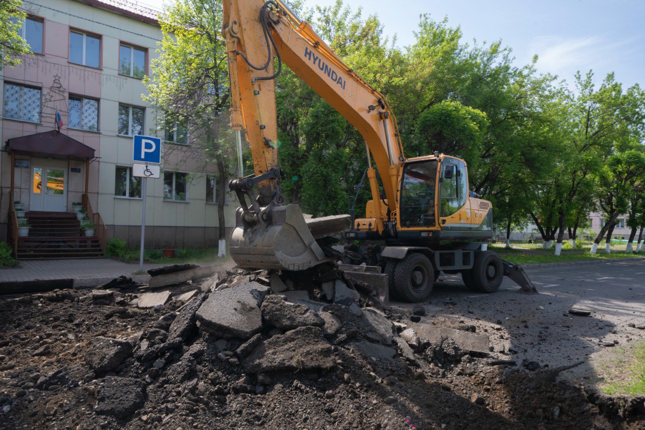 В Междуреченск стартовала активная фаза ремонта дорог | 26.05.2022 |  Междуреченск - БезФормата