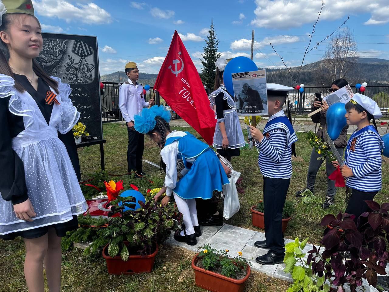 Праздник Победы отметили в посёлках | 09.05.2024 | Междуреченский -  БезФормата