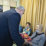 Владимир Чернов вручил областные награды труженикам тыла