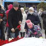 Сегодня в Кузбассе проходят памятные мероприятия, посвящённые годовщине пожара в ТЦ «Зимняя вишня».