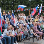 В КуZбассе прошел музыкальный флешмоб — три тысячи человек спели патриотическую песню в рамках фестиваля «ПесниZaРодину»