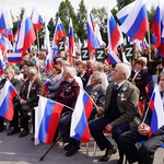 В КуZбассе прошел музыкальный флешмоб — три тысячи человек спели патриотическую песню в рамках фестиваля «ПесниZaРодину»