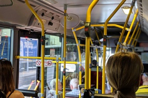 В некоторых автобусах летом перестанет действовать льгота по транспортной карте школьника